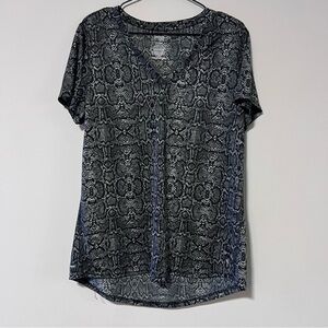 Danskin Now Womens Size XL 16/18 Snake Print Gray Black Semi Fitted Top